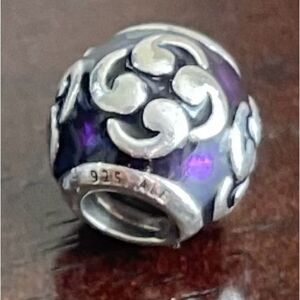 Pandora 925 Ale Purple Zen charm.